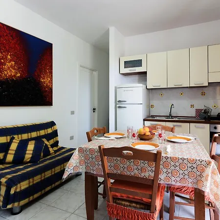 Casa Vacanza Trilocale 63 * 圣安德烈亚